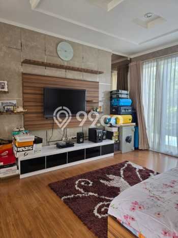 Jual Rumah Luas Megah Dengan View Eksklusif di Kalideres, Jakarta Barat Jual Rumah Luas Megah Dengan View Eksklusif di Kalideres, Jakarta Barat