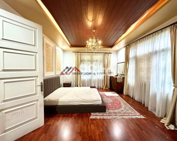 For Sale! Luxury House LT 400m2 Desain Elegan di Lebak Bulus For Sale! Luxury House LT 400m2 Desain Elegan di Lebak Bulus