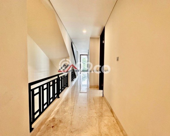 Jual Rumah Mewah Megah Dengan View Eksklusif di Kemang, Jakarta Selatan Jual Rumah Mewah Megah Dengan View Eksklusif di Kemang, Jakarta Selatan