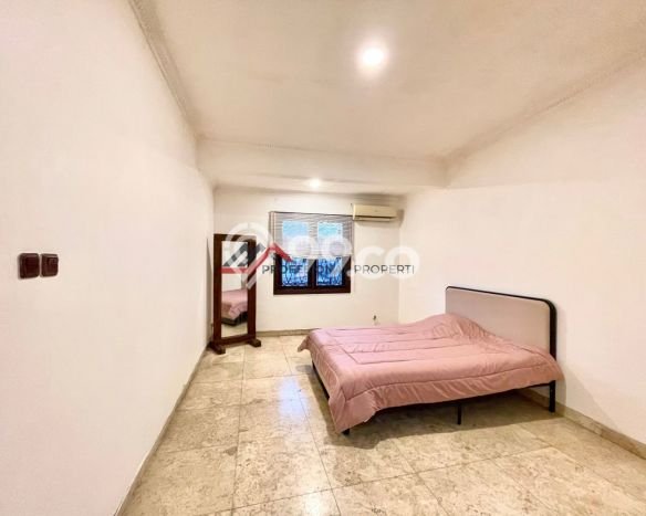 Hunian Mewah LB 250m2 Siap Pakai Desain Elegan di Pejaten, Jakarta Selatan Hunian Mewah LB 250m2 Siap Pakai Desain Elegan di Pejaten, Jakarta Selatan