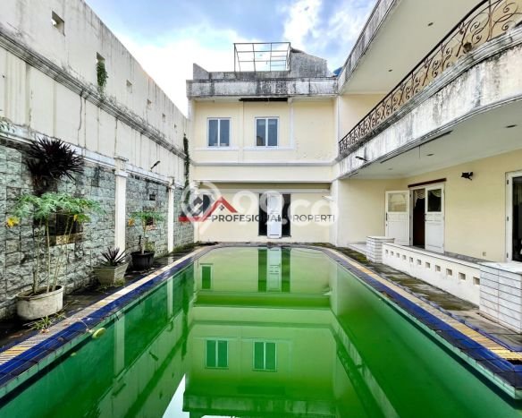 Rumah Elit Modern Tanpa Renovasi di Lebak Bulus Jakarta Selatan Rumah Elit Modern Tanpa Renovasi di Lebak Bulus Jakarta Selatan