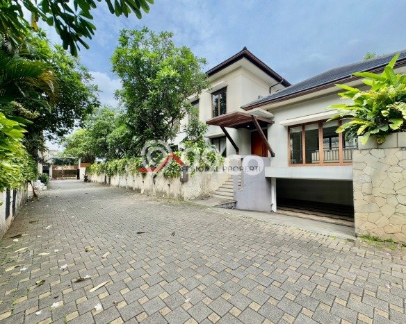 Jual Rumah Mewah Megah Dengan View Eksklusif di Kemang, Jakarta Selatan Jual Rumah Mewah Megah Dengan View Eksklusif di Kemang, Jakarta Selatan