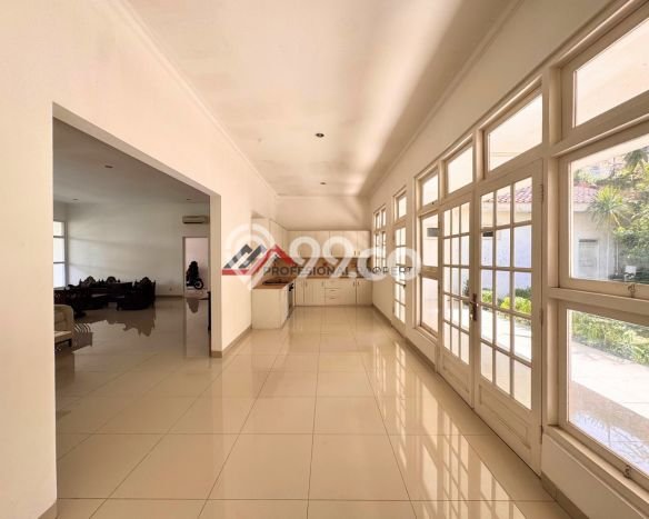 Rumah Mewah LB 420m2 Siap Huni Desain Elegan di Cipete, Jakarta Selatan Rumah Mewah LB 420m2 Siap Huni Desain Elegan di Cipete, Jakarta Selatan