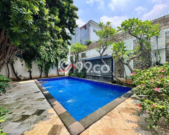 Rumah Elit Modern Tanpa Renovasi di Cipete Jakarta Selatan Rumah Elit Modern Tanpa Renovasi di Cipete Jakarta Selatan