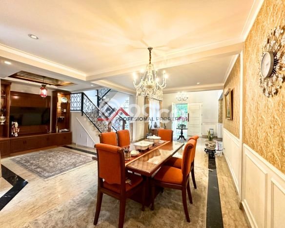 For Sale! Luxury House LT 400m2 Desain Elegan di Lebak Bulus For Sale! Luxury House LT 400m2 Desain Elegan di Lebak Bulus