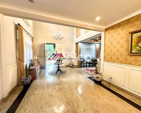 For Sale! Luxury House LT 400m2 Desain Elegan di Lebak Bulus For Sale! Luxury House LT 400m2 Desain Elegan di Lebak Bulus