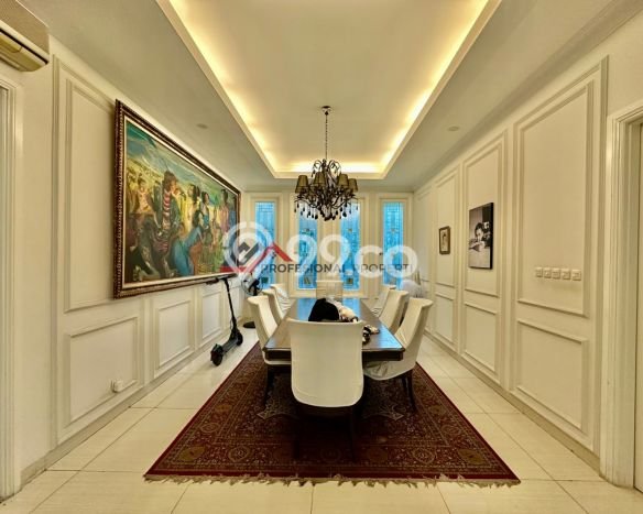 Jual Rumah Luas Megah Dengan View Eksklusif di Kemang, Jakarta Selatan Jual Rumah Luas Megah Dengan View Eksklusif di Kemang, Jakarta Selatan