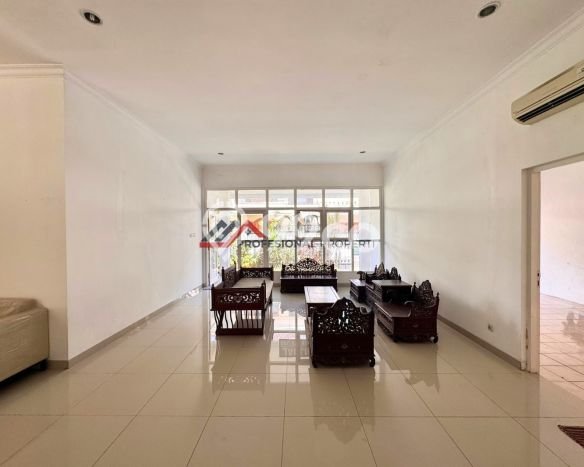 Rumah Mewah LB 420m2 Siap Huni Desain Elegan di Cipete, Jakarta Selatan Rumah Mewah LB 420m2 Siap Huni Desain Elegan di Cipete, Jakarta Selatan