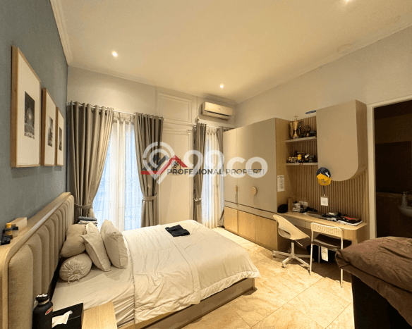 Rumah Elit LB 550m2 Siap Pakai Desain Elegan di Pejaten, Jakarta Selatan Rumah Elit LB 550m2 Siap Pakai Desain Elegan di Pejaten, Jakarta Selatan