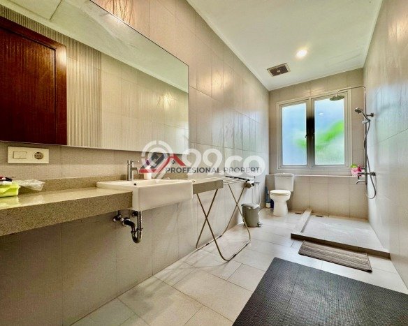 Jual Rumah Luas Megah Dengan View Eksklusif di Lebak Bulus, Jakarta Selatan Jual Rumah Luas Megah Dengan View Eksklusif di Lebak Bulus, Jakarta Selatan