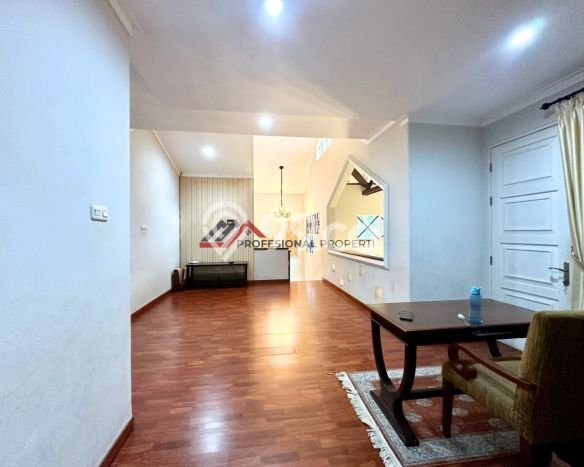 For Sale! Luxury House LT 400m2 Desain Elegan di Lebak Bulus For Sale! Luxury House LT 400m2 Desain Elegan di Lebak Bulus