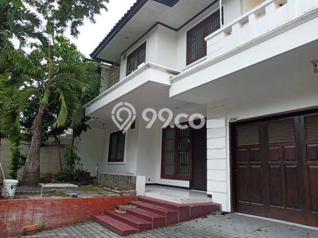 Rumah Eksklusif Siap Huni LT 325m2 di Dukuh Pakis, Surabaya Rumah Eksklusif Siap Huni LT 325m2 di Dukuh Pakis, Surabaya