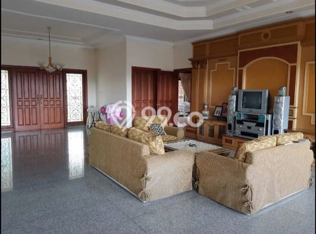 Siap Huni Rumah Mewah 5 Kamar di Dukuh Pakis Dekat ke Mana Pun Siap Huni Rumah Mewah 5 Kamar di Dukuh Pakis Dekat ke Mana Pun