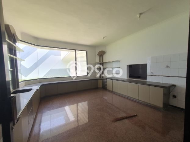 Lokasi strategis! Rumah siap huni disewakan di Sawahan LB 600m2 Lokasi strategis! Rumah siap huni disewakan di Sawahan LB 600m2