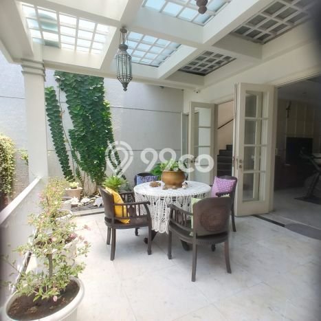 Disewakan Rumah Nyaman di Surabaya Kota LT 465m2 / LB 800m2 Siap Huni Disewakan Rumah Nyaman di Surabaya Kota LT 465m2 / LB 800m2 Siap Huni