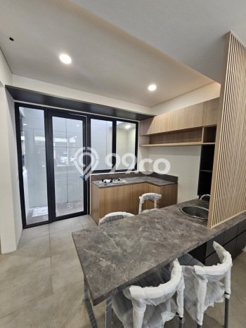 For Sale Hunian Rumah Terawat 3 KT di BSD City, Tangerang For Sale Hunian Rumah Terawat 3 KT di BSD City, Tangerang
