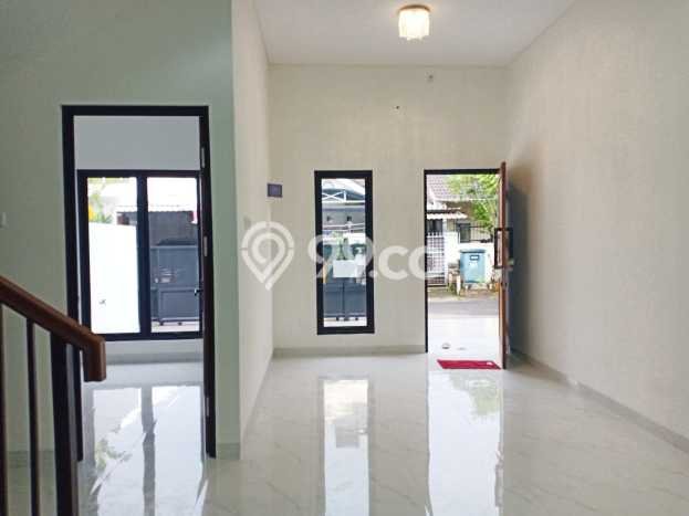 Ready to Use! Luxury House LT 135m2 Desain Modern di BSD Kencana Loka Ready to Use! Luxury House LT 135m2 Desain Modern di BSD Kencana Loka