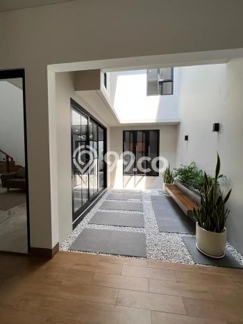 Rumah Luxury Modern Siap Huni di BSD Taman Crysant Tangerang Rumah Luxury Modern Siap Huni di BSD Taman Crysant Tangerang