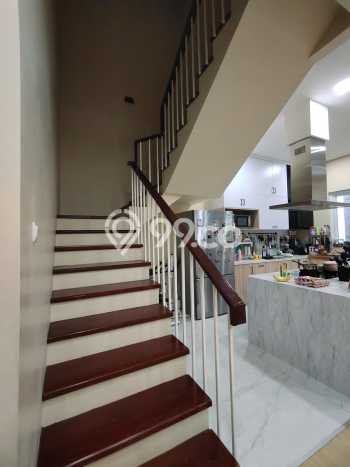 Rumah LT 127m² / LB 225m² Pemandangan Kota di Sunter, Jakarta Utara Rumah LT 127m² / LB 225m² Pemandangan Kota di Sunter, Jakarta Utara