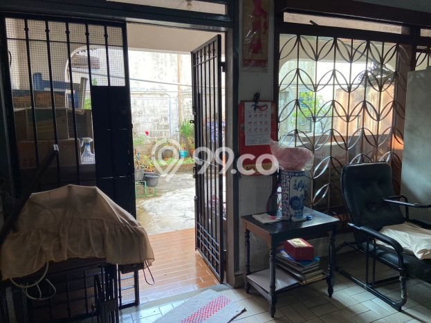 BEST DEAL! Rumah area Kedoya, 4 KT, Akses Mudah Fasilitas Umum, LT 735m² Bangunan 425m² BEST DEAL! Rumah area Kedoya, 4 KT, Akses Mudah Fasilitas Umum, LT 735m² Bangunan 425m²