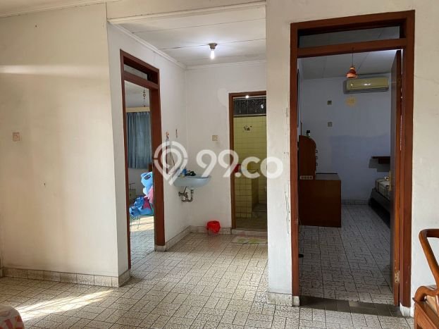 BEST DEAL! Rumah area Kedoya, 4 KT, Akses Mudah Fasilitas Umum, LT 735m² Bangunan 425m² BEST DEAL! Rumah area Kedoya, 4 KT, Akses Mudah Fasilitas Umum, LT 735m² Bangunan 425m²
