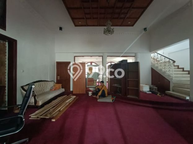 PENAWARAN EKSKLUSIF! Rumah kawasan Kebayoran Lama, 4 KM, Lingkungan Elite, LT 685m² Bangunan 450m² PENAWARAN EKSKLUSIF! Rumah kawasan Kebayoran Lama, 4 KM, Lingkungan Elite, LT 685m² Bangunan 450m²