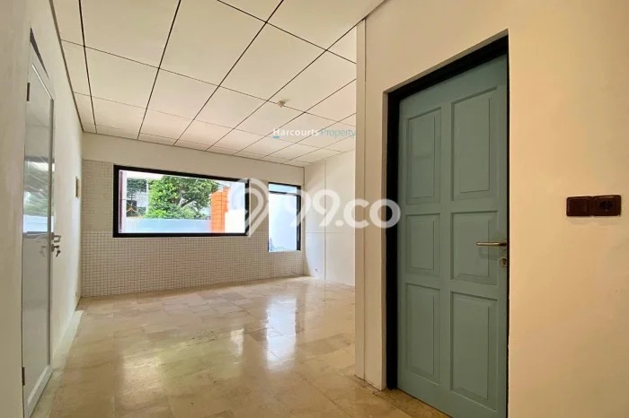 Komersial For Rent Kawasan Kebayoran Baru, Luas 200m2m², Area Utama, Akses Mudah Komersial For Rent Kawasan Kebayoran Baru, Luas 200m2m², Area Utama, Akses Mudah