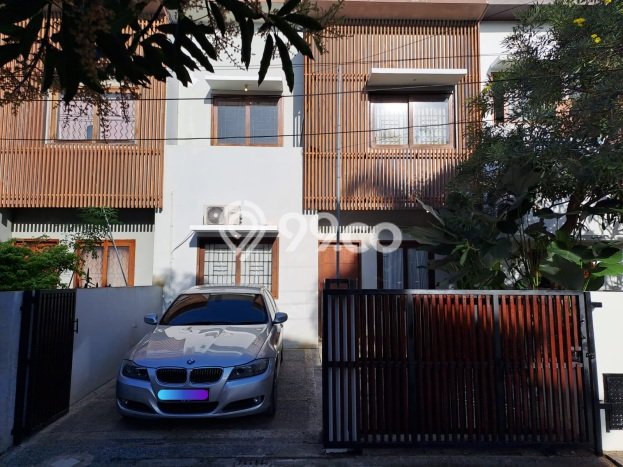 PRIME AREA! Rumah kawasan Cinere, 4 KT, Area Premium, LT 130m² LB 120m² PRIME AREA! Rumah kawasan Cinere, 4 KT, Area Premium, LT 130m² LB 120m²