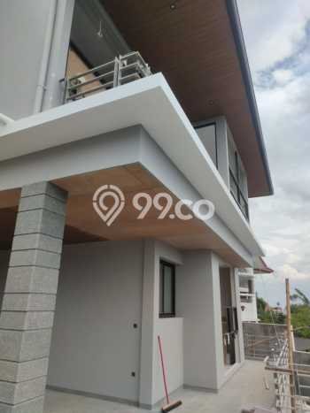 Rumah Elit Modern Tanpa Renovasi di Setiabudi Bandung Rumah Elit Modern Tanpa Renovasi di Setiabudi Bandung