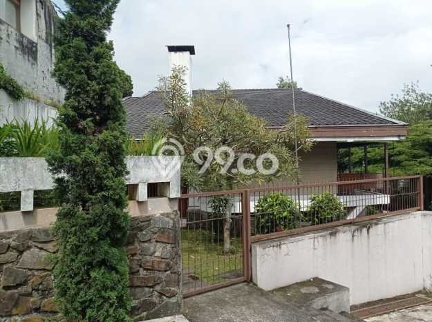 Rumah Elit Modern Tanpa Renovasi di Setiabudi Bandung Rumah Elit Modern Tanpa Renovasi di Setiabudi Bandung