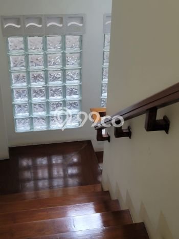 Ready to Use! Premium House LT 188m2 Desain Elegan di Dago Ready to Use! Premium House LT 188m2 Desain Elegan di Dago