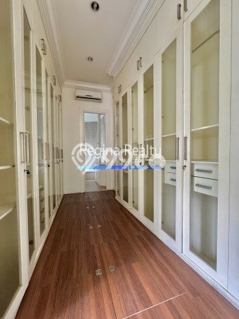 Siap Huni Rumah Mewah 6 Kamar di Cilandak Dekat ke Mana Pun Siap Huni Rumah Mewah 6 Kamar di Cilandak Dekat ke Mana Pun