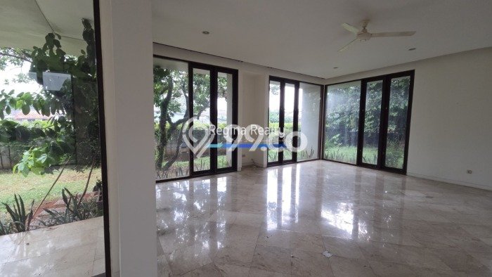 Ready to Use! Luxury House LT 1028m2 Desain Modern di Pejaten Ready to Use! Luxury House LT 1028m2 Desain Modern di Pejaten