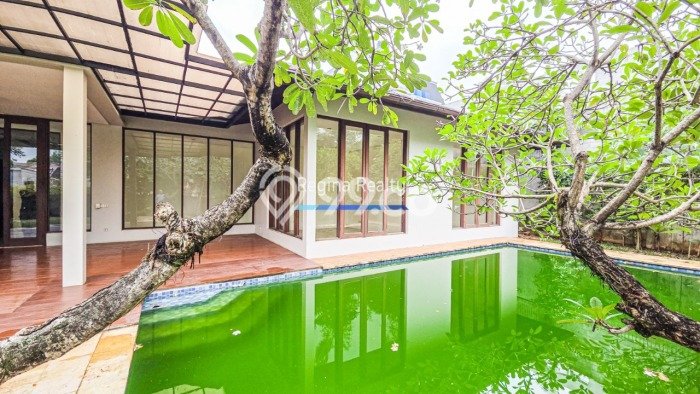 Ready to Use! Luxury House LT 1028m2 Desain Modern di Pejaten Ready to Use! Luxury House LT 1028m2 Desain Modern di Pejaten