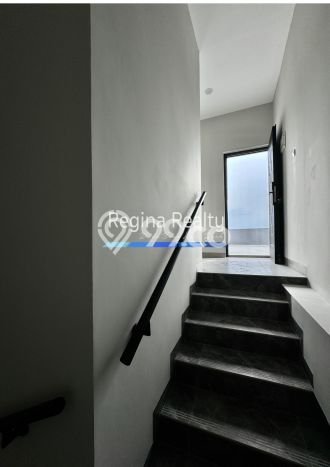 Unit Ruko Dijual di Jakarta Selatan LT 135m2 & LB 400m2 Unit Ruko Dijual di Jakarta Selatan LT 135m2 & LB 400m2