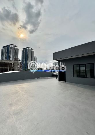 Unit Ruko Dijual di Jakarta Selatan LT 135m2 & LB 400m2 Unit Ruko Dijual di Jakarta Selatan LT 135m2 & LB 400m2