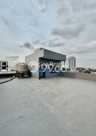 Unit Ruko Dijual di Jakarta Selatan LT 135m2 & LB 400m2 Unit Ruko Dijual di Jakarta Selatan LT 135m2 & LB 400m2