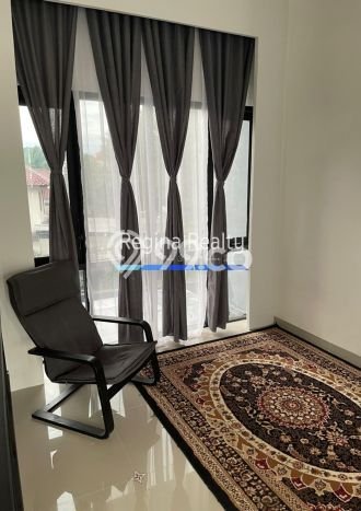 Rumah Elit Modern Tanpa Renovasi di Cililitan Jakarta Timur Rumah Elit Modern Tanpa Renovasi di Cililitan Jakarta Timur
