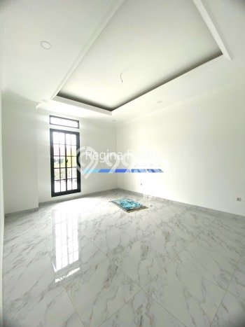 Ready to Use! Luxury House LT 240m2 Desain Elegan di Pondok Indah Ready to Use! Luxury House LT 240m2 Desain Elegan di Pondok Indah