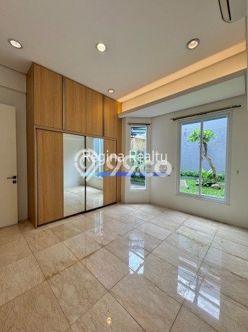 Rumah Disewakan Jakarta Selatan LT 412m2 LB 450m2 Area Pondok Indah Rumah Disewakan Jakarta Selatan LT 412m2 LB 450m2 Area Pondok Indah