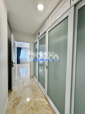 Apartemen Disewakan 3 Kamar Murah Siap Huni di Jakarta Selatan, Luas 190m2 Apartemen Disewakan 3 Kamar Murah Siap Huni di Jakarta Selatan, Luas 190m2