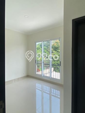 Rumah LT 84m² / LB 100m² di Lokasi BSD, Tangerang Rumah LT 84m² / LB 100m² di Lokasi BSD, Tangerang
