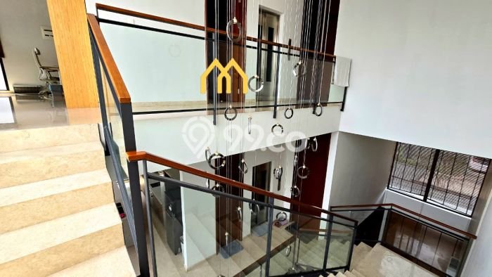 Siap Huni Rumah Mewah 5 Kamar di BSD Dekat ke Mana Pun Siap Huni Rumah Mewah 5 Kamar di BSD Dekat ke Mana Pun