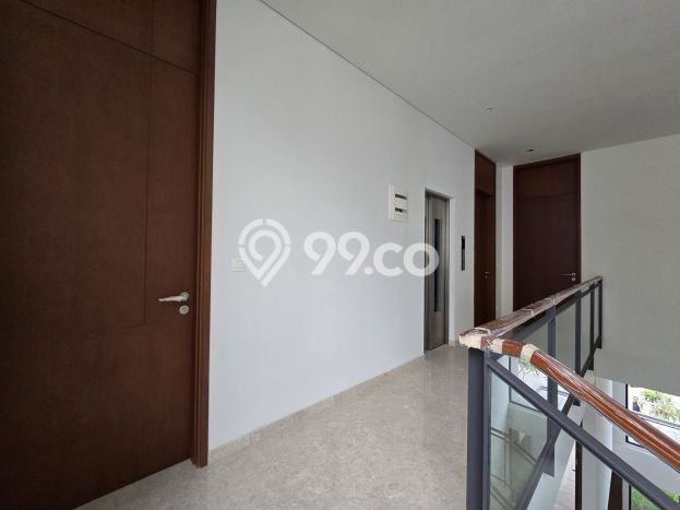 Ready to Use! Luxury House LT 396m2 Desain Modern di BSD Ready to Use! Luxury House LT 396m2 Desain Modern di BSD