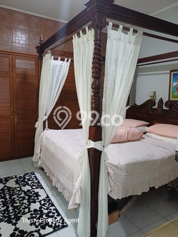 Hunian Mewah Dijual LT 570m2 di Kebayoran Lama, Jakarta Selatan Hunian Mewah Dijual LT 570m2 di Kebayoran Lama, Jakarta Selatan