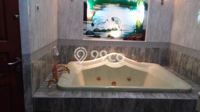 Hunian Mewah Dijual LT 388m2 di BSD, Tangerang Selatan Hunian Mewah Dijual LT 388m2 di BSD, Tangerang Selatan