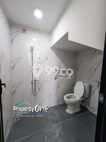 Dijual Rumah 3 Kamar Lokasi Ideal Bagus dan Strategis di BSD Dijual Rumah 3 Kamar Lokasi Ideal Bagus dan Strategis di BSD