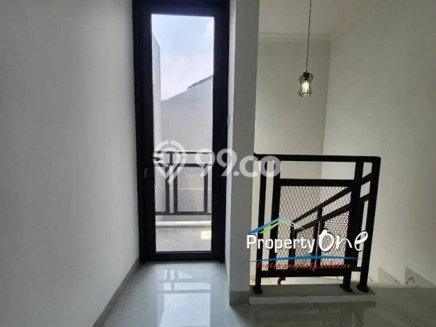 For Sale Rumah 3 Kamar Lokasi Strategis Nyaman dan Strategis di BSD For Sale Rumah 3 Kamar Lokasi Strategis Nyaman dan Strategis di BSD