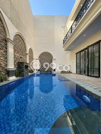 Ready to Use! Luxury House LT 385m2 Desain Modern di Cipete Ready to Use! Luxury House LT 385m2 Desain Modern di Cipete