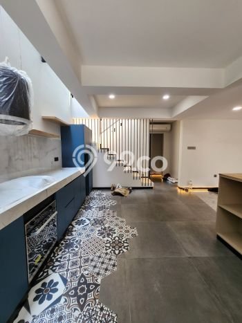 Hunian Elit LB 180m2 Siap Pakai Desain Elegan di Veteran, Jakarta Selatan Hunian Elit LB 180m2 Siap Pakai Desain Elegan di Veteran, Jakarta Selatan
